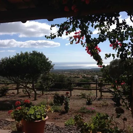 Agriturismo Su Nuragheddu Séjour à la ferme *