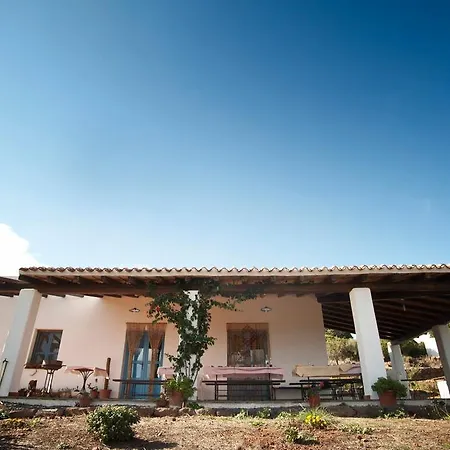 Agriturismo Su Nuragheddu Farm stay